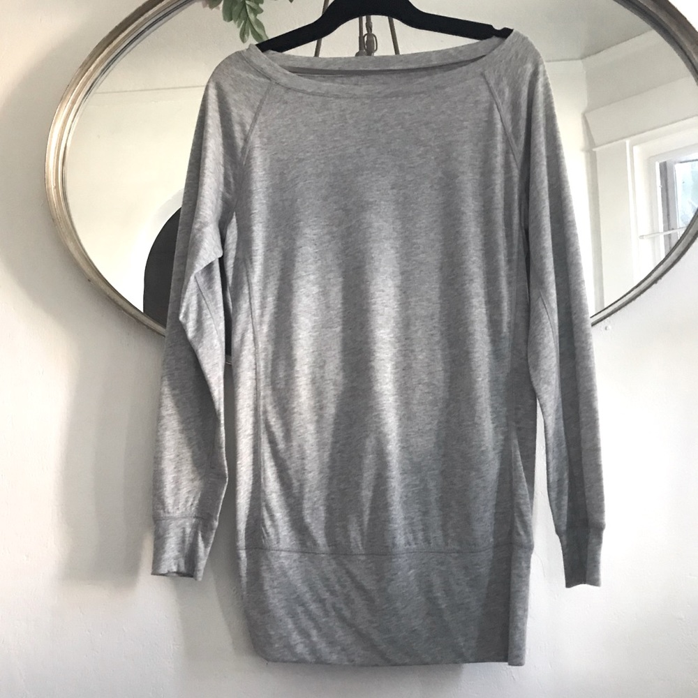 Small Nike long sleeve grey top